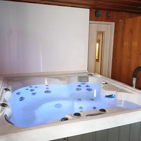 Hotel D'hotes - Sauna & Bien-etre Logis Domaine Langmatt 4*